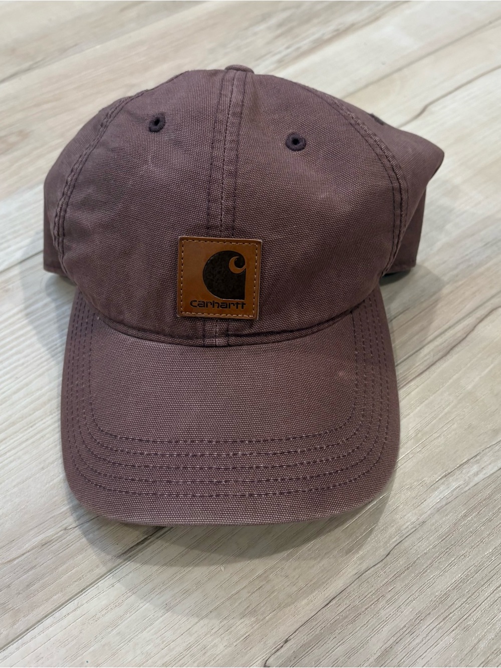Carhartt Canvas strapback Cap in Mauve with Leather Logo